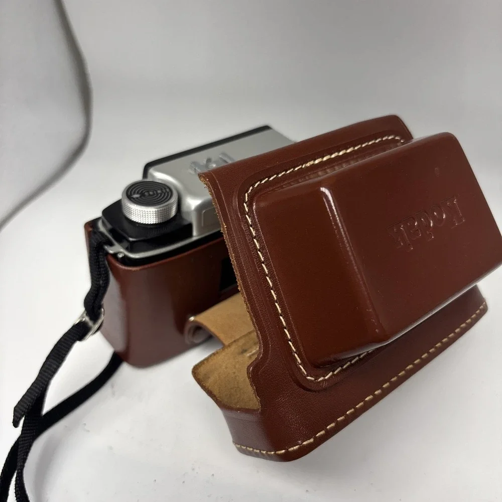 Vintage Kodak Signet 30 Film Camera with Brown Leather Field Case - Picture 2 of 3